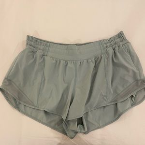 Lululemon Shorts 2.5” Size:12